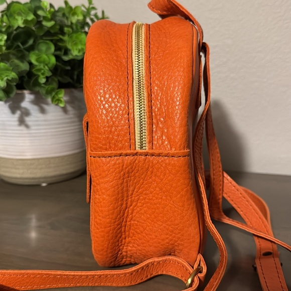 New Portland Leather Cape Coral mini snap backpack - Picture 3 of 5